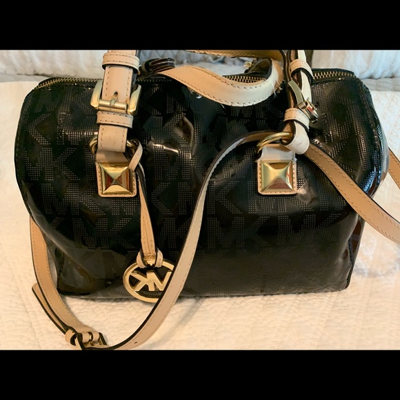 All five purses MK , Dooney & Bourke - Picture 11 of 16